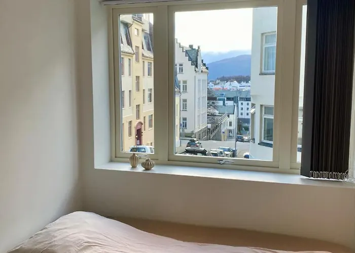 Lys Og Lekker I Sentrum Ålesund